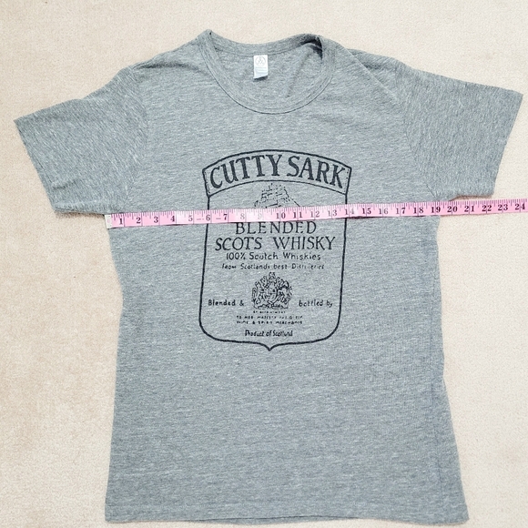 Cutty Sark Blended Scots Whisky Adult Size Large Gray T-shirt Scotland Whisky - Picture 7 of 11